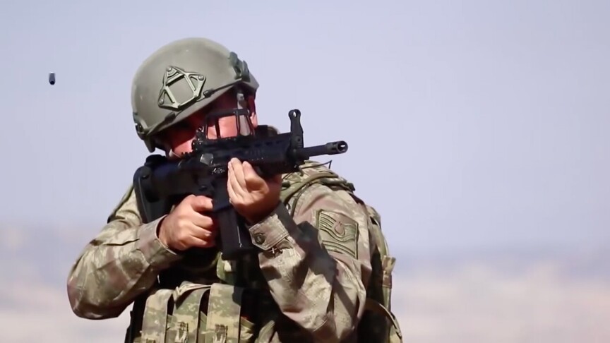 MKE'den Kara Kuvvetleri Komutanlığına milli piyade tüfeği MPT-76 MH teslimatı haber görseli