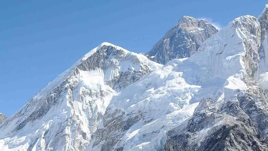 Alpinisti çek humb jetën gjatë përpjekjes për ngjitjen e majës Masherbrum në Pakistan
