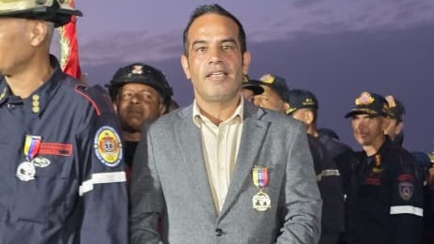 Venezuela depreminde 38 kişiyi kurtaran Türk vatandaşı Eser'e, "Kahramanlık Nişanı" takdim edildi haber görseli