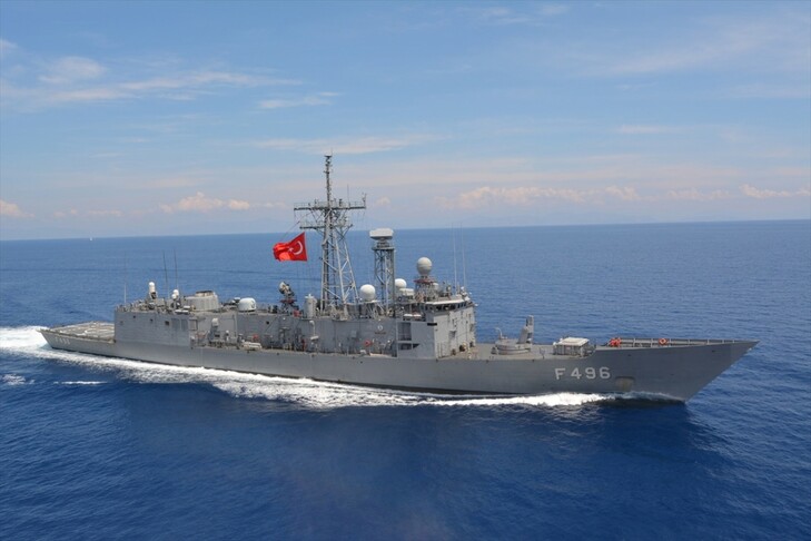 Türk savaş gemileri KKTC'nin Girne Turizm Limanı'nda halkın ziyaretine açıldı.