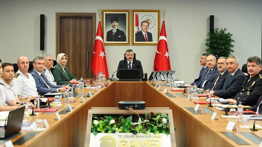 İçişleri Bakanı Mustafa Çiftçi'nin siber güvenlik toplantısına başkanlık ettiği an.