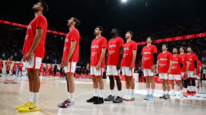 A Milli Erkek Basketbol Takımı, dünya sıralamasındaki yerini korudu haber görseli