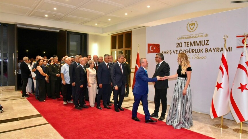 KKTC Cumhurbaşkanlığında Barış ve Özgürlük Bayramı resepsiyonu düzenlendi haber görseli