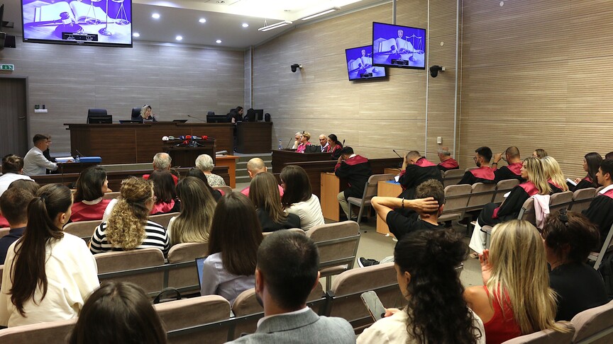 Kosovë  shtyhet seanca gjyqësore fillestare për Masakrën e Reçakut