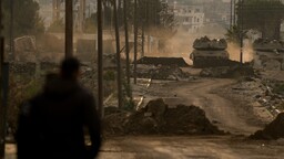 Suriye sınırında ihlallerini sürdüren İsrail güçleri Kuneytra kırsalında 1 kişiyi alıkoydu