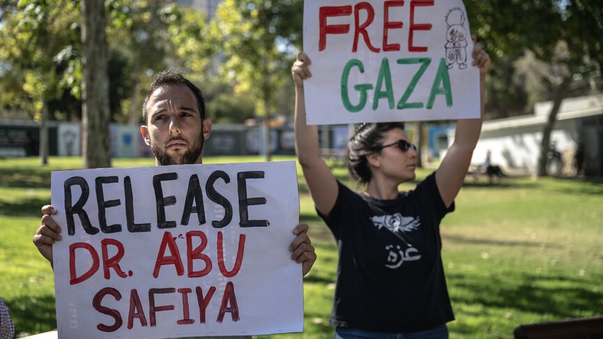 Israeli activists demand release of detained Gaza hospital director