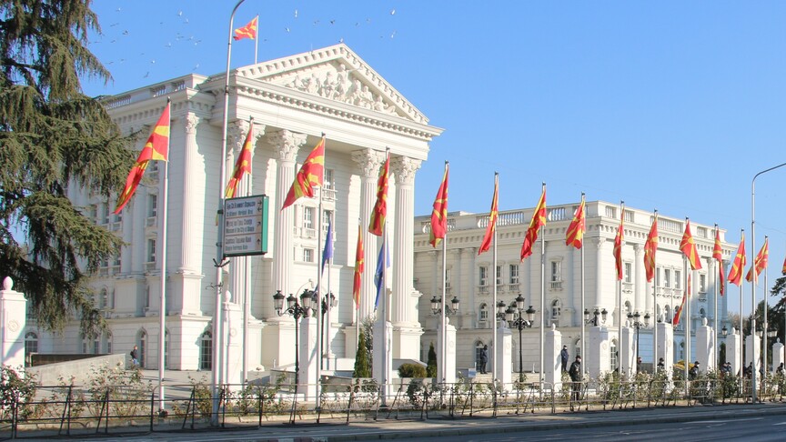 Qeveria e Maqedonisë së Veriut shpalli gjendje krize 30 ditore në Gostivar për shkak të ndotjes së ujit