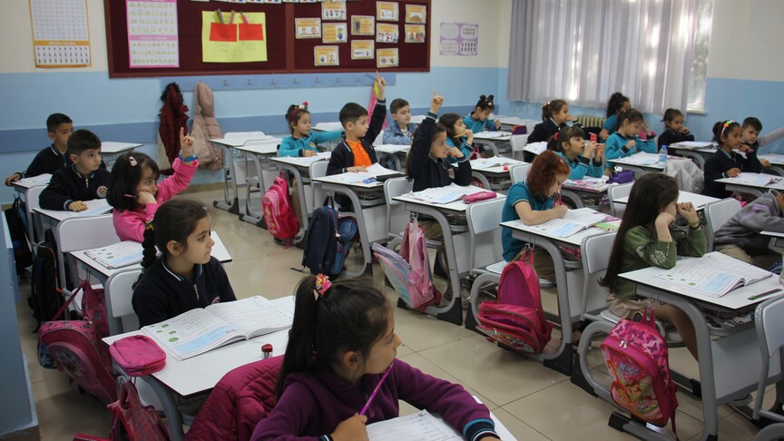 Milli Eğitim Bakanlığı logosu ve üzerinde 'İYEP 2. Sınıfları da Kapsayacak' yazısı.