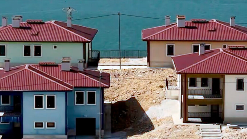 Bakan Kurum'dan 6 Şubat depremleri sonrası Adıyaman'da inşa edilen köy evlerine ilişkin paylaşım
