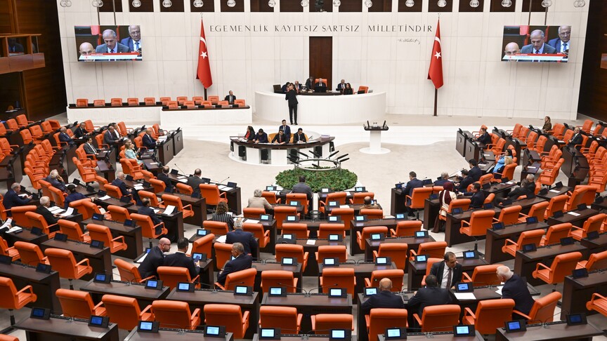 Suça sürüklenen çocuklara ilişkin düzenlemeleri içeren kanun teklifi TBMM Adalet Komisyonunda kabul edildi haber görseli