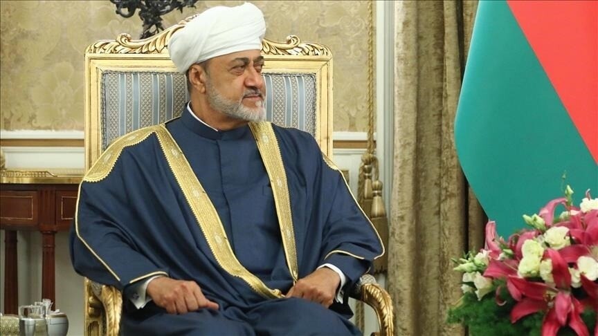 مشاورات هاتفية بين مسقط وباريس لاحتواء التوتر الإقليمي وحماية الملاحة