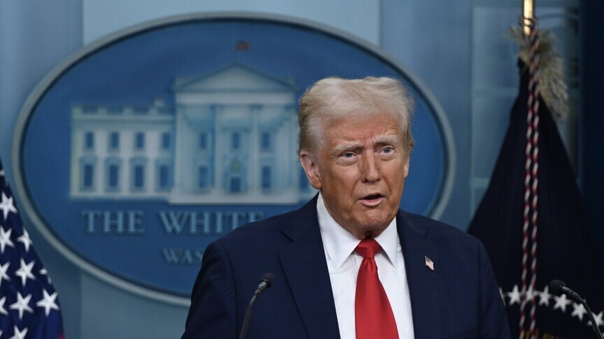 Trump: "(İran yönetimi) Aynı muameleyi görmeye devam etmeleri gerekiyor" haber görseli