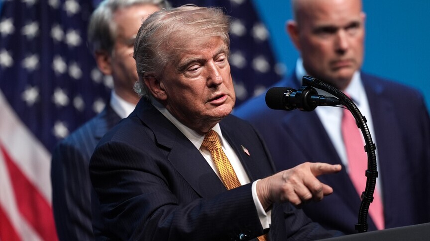 Trump: İran'a yönelik büyük çaplı saldırılar konusunda henüz bir karar vermedim haber görseli