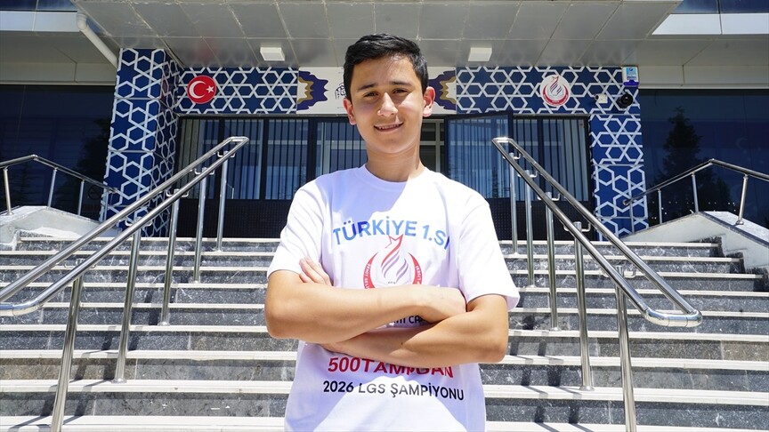 LGS sınavında 500 tam puan alan öğrencilerin başarı hikayeleri.