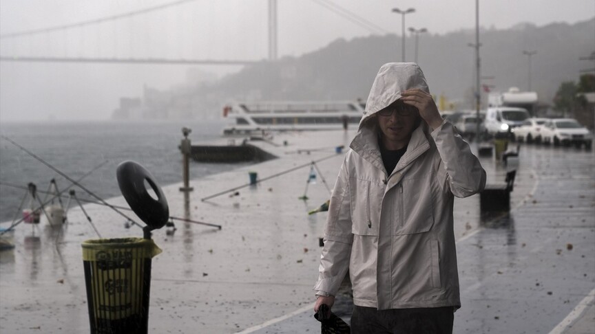 İstanbul'un bazı bölgelerinde sağanak etkili oldu haber görseli