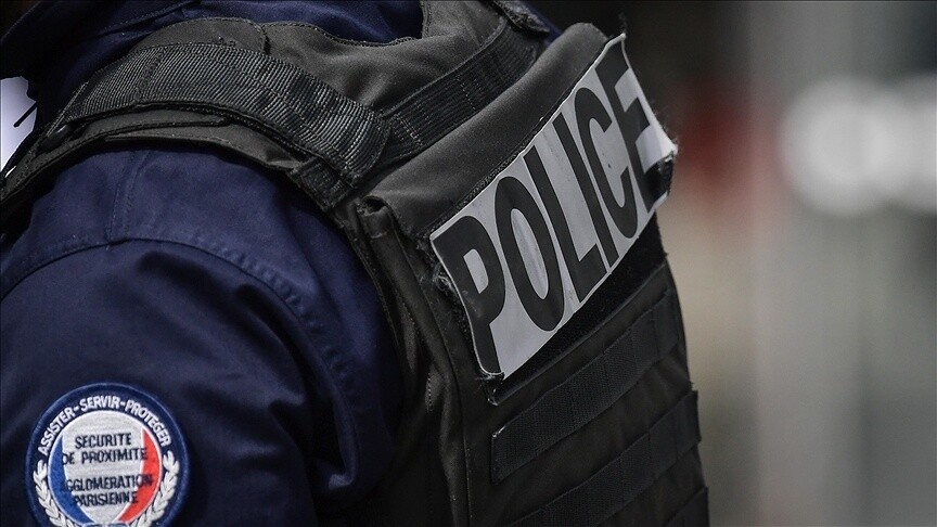 Fransa'nın başkenti Paris'te bıçaklı saldırı haber görseli