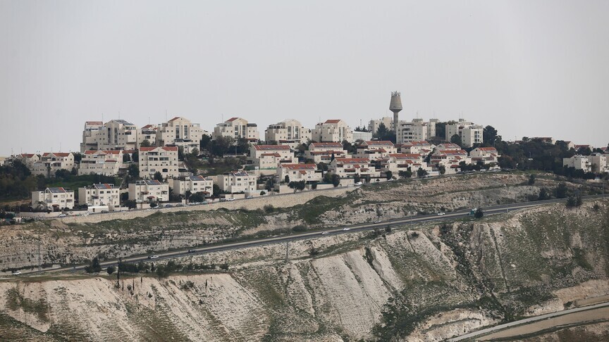Israel seizes 500 dunams of Palestinian land, occupiers establish 8 illegal settlement outposts in occupied West Bank