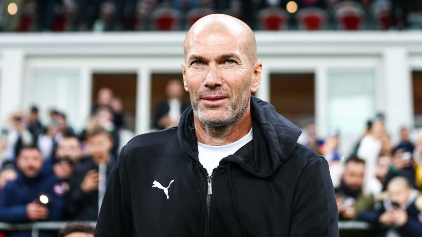 Fransa Milli Futbol Takımı'nda teknik direktörlüğe Zinedine Zidane getirildi haber görseli