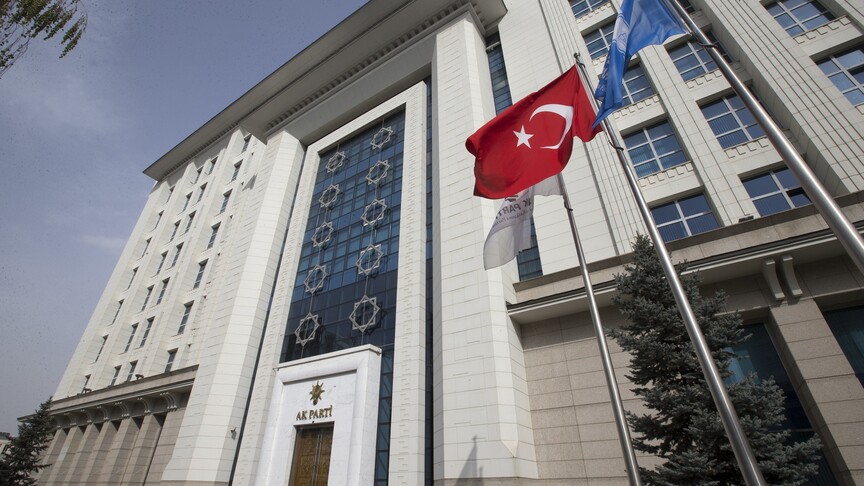 Çeyrek asrı geride bırakan AK Parti, yeni yaşını kutlamaya hazırlanıyor haber görseli