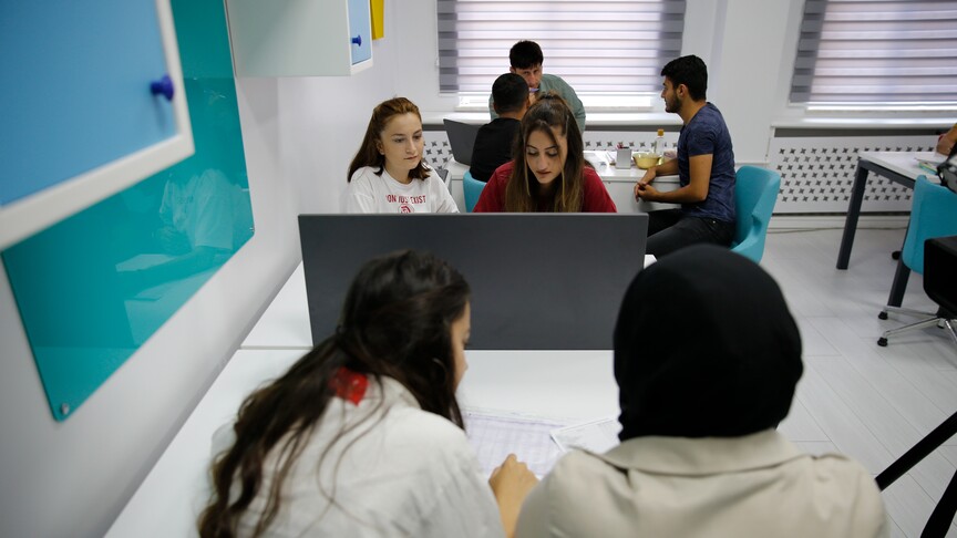 MEB, YKS adayları için 11 binden fazla "Tercih Danışmanlığı Birimi" oluşturdu haber görseli