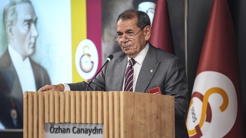 Galatasaray Kulübü Başkanı Dursun Özbek'ten transfer açıklaması haber görseli