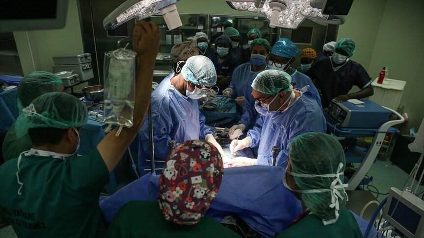 Burkina Fasolu doktorlar, Türk hekimlerin gözetiminde üçüncü seri böbrek nakillerine başladı haber görseli