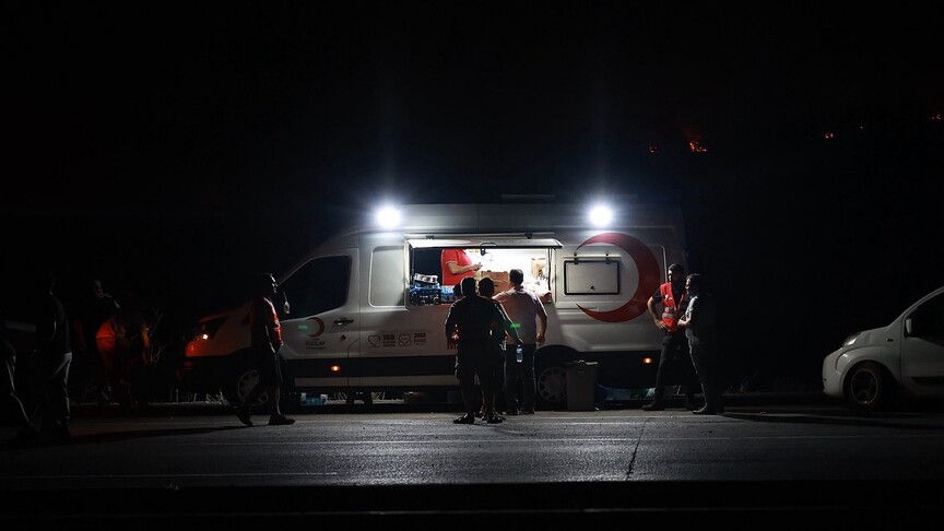 Türk Kızılaydan orman yangınlarından etkilenen illere destek haber görseli