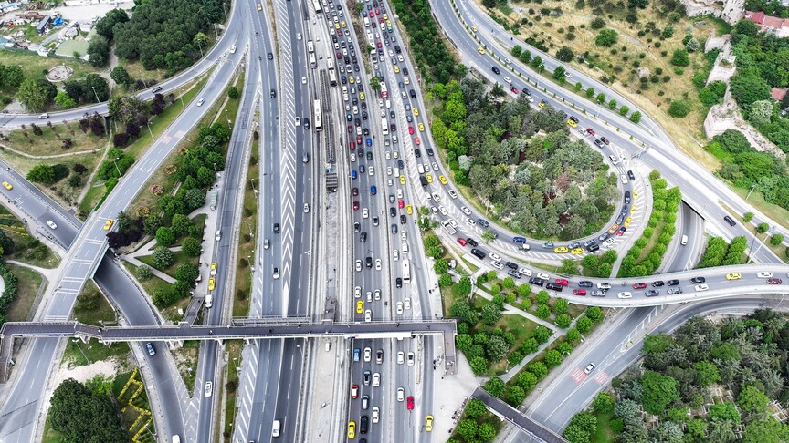 Trafikte şiddet, tehdit ve hakaret olaylarında yüzde 52'ye varan azalma haber görseli