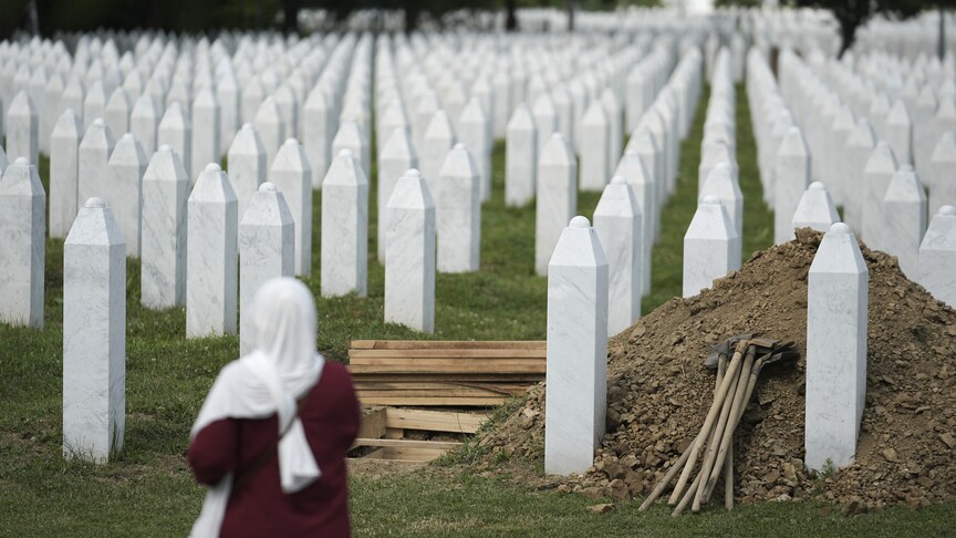 Srebrenitsa Anıt Merkezi raporuna göre, Bosna Hersek'teki soykırıma ilişkin bu yıl 149 inkar vakası yaşandı haber görseli