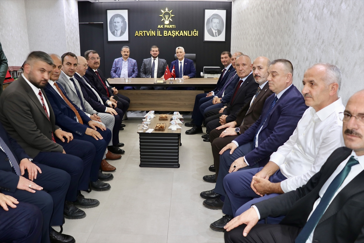 Bakan Bolat'tan Artvin esnafına 100 milyon liralık destek 2 Bakan Bolat'tan Artvin esnafına 100 milyon liralık destek