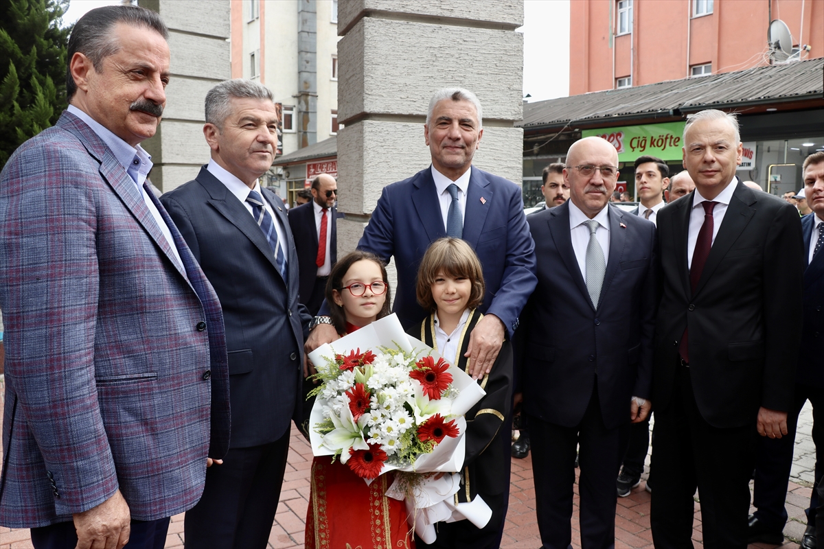 Bakan Bolat'tan Artvin esnafına 100 milyon liralık destek 1 Bakan Bolat'tan Artvin esnafına 100 milyon liralık destek
