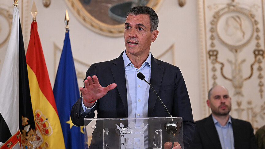 Sanchez, Schengen Bölgesi'nin İspanya'ya kapatılması çağrılarına AB'nin düzensiz göç karnesiyle yanıt verdi haber görseli