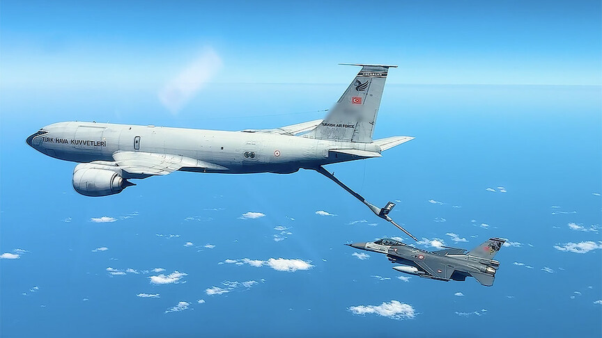 TSK'ya ait 5 F-16 ve 76 personel NATO görevi kapsamında Amari Hava Üssü'ne ulaştı haber görseli