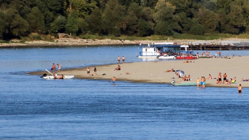 Tuna Nehri'nin Sırbistan ve Bulgaristan'daki su seviyesinde düşüş sürüyor haber görseli