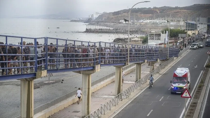 Mbi 40 mijë emigrantë nga Maroku kanë hyrë kohët e fundit në enklavën spanjolle Ceuta