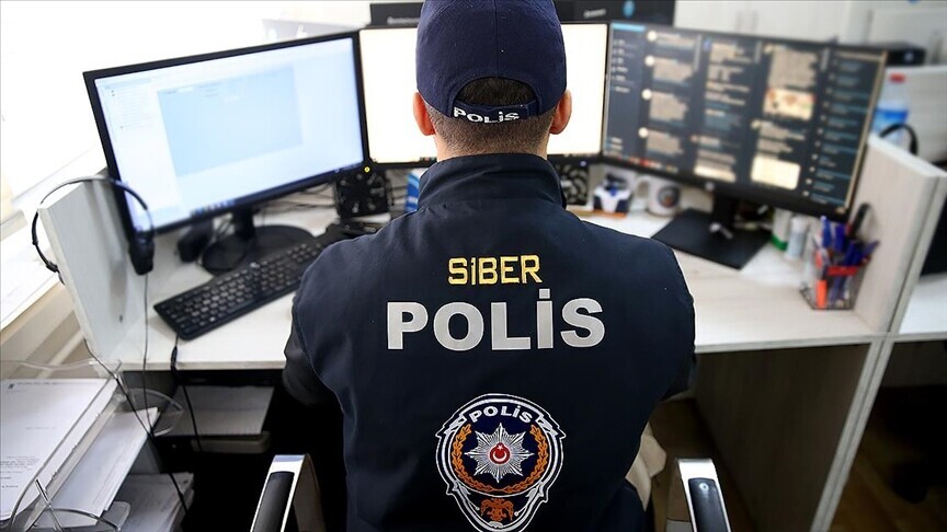 İstanbul merkezli yasa dışı bahis oynanmasını teşvik edenlere yönelik operasyonda 26 zanlı yakalandı haber görseli