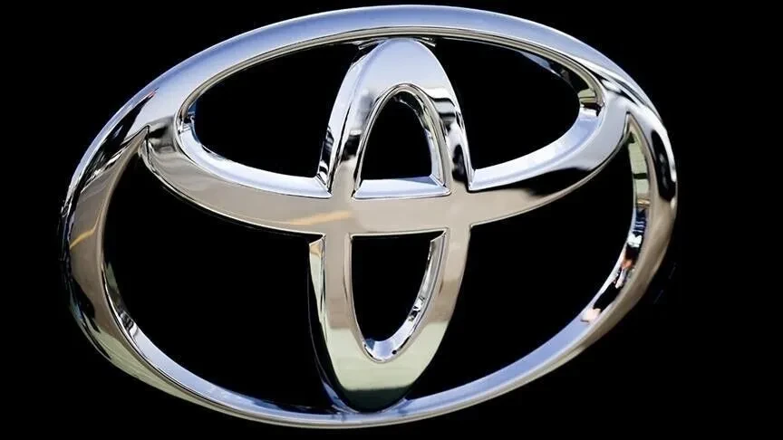 Toyota ruan vendin e parë në shitjet globale të automjeteve pavarësisht rënies në Kinë