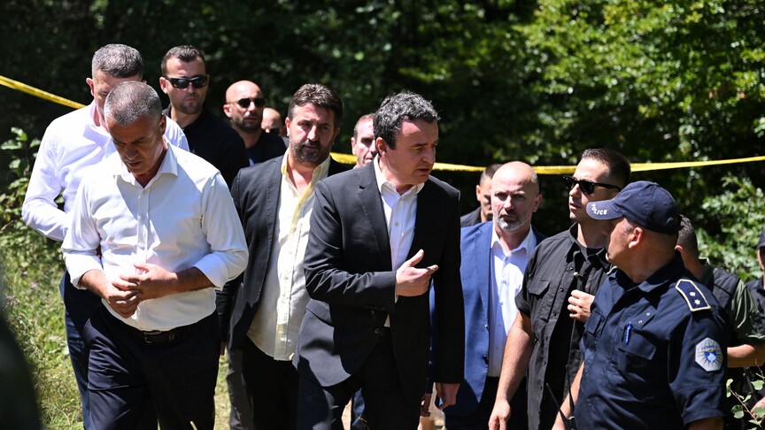 Kurti viziton vendin ku po kryhen gërmime me dyshimet për varrezë masive