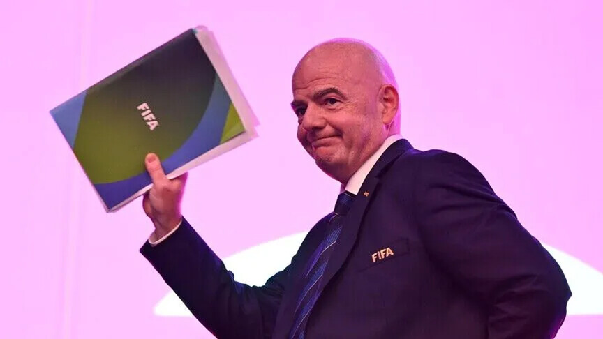 Presidenti i FIFA s heq dorë nga planet për të shitur aksionet në Kupën e Botës