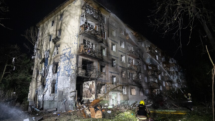 Rusya'nın Kiev'e düzenlediği hava saldırısında 9 kişi hayatını kaybetti, 28 kişi yaralandı haber görseli