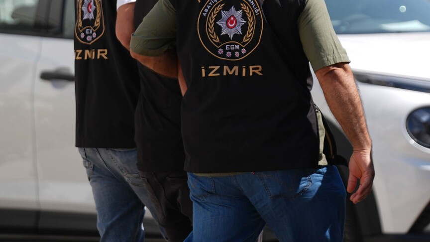 İzmir merkezli suç örgütü operasyonunda 36 şüpheli hakkında gözaltı kararı haber görseli