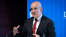 Bakan Şimşek: Aldığımız tedbirler ve dezenflasyon sürecinin etkisiyle hizmet enflasyonunda katılık azalıyor