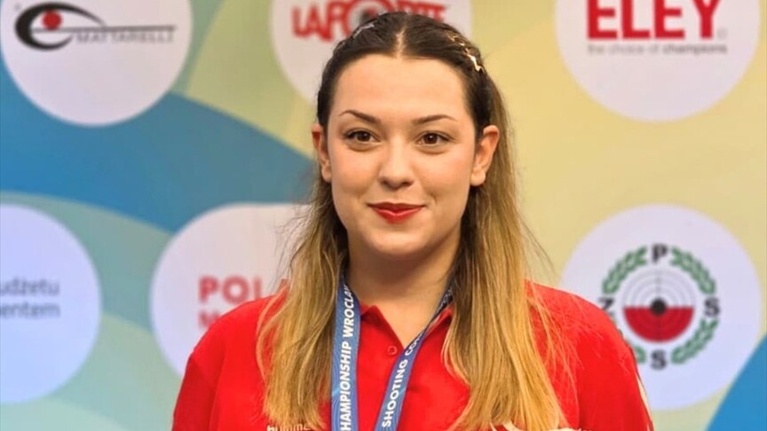 Milli atıcı İlayda Nur Çürük, 23 yaş altında Avrupa şampiyonu oldu