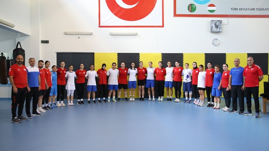 Genç milli kadın boksörlerin "Sırbistan planı" haber görseli
