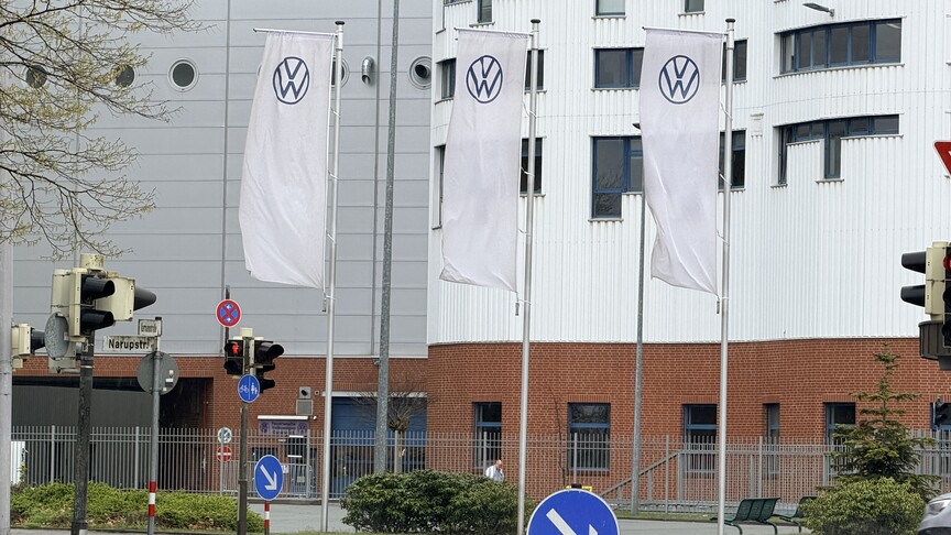 Alman STK'den Volkswagen fabrikasının İsrailli silah üreticisi Rafael'e devredilmesi planına tepki haber görseli