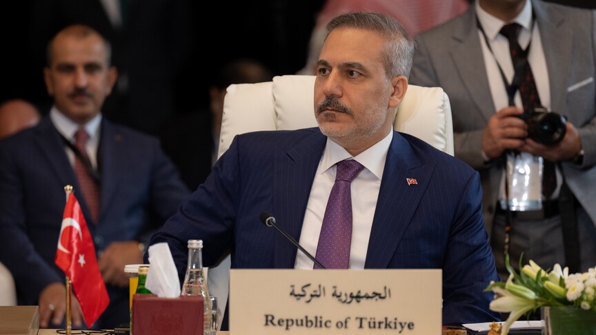 Ministri i Jashtëm turk  Gati 20 vende islame po shqyrtojnë  masa kolektive  rreth Al Aksasë
