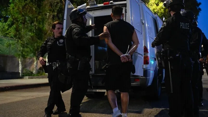 Një burrë i armatosur arrestohet jashtë fushës së golfit të Trumpit  përpara vizitës së presidentit në California