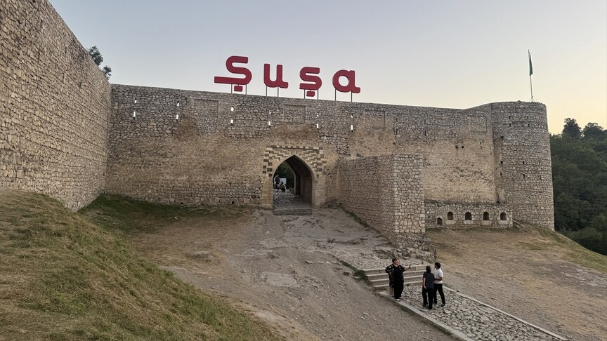 Türk basın mensupları Şuşa ve Laçın'da yeniden imar çalışmalarını inceledi