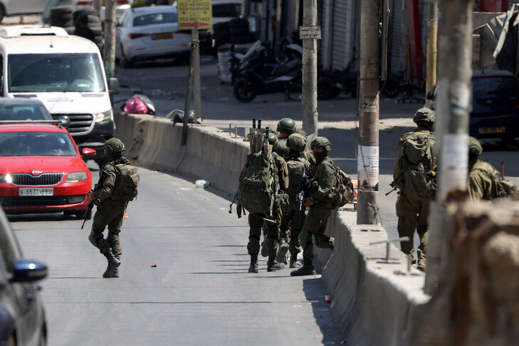 Izraeli vazhdon sulmet në kampin Qalandia për të dytën ditë  duke plagosur palestinezë