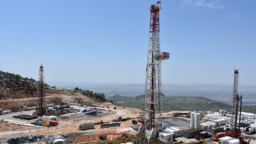 Gabar'da günlük petrol üretimi 83 bin 300 varile ulaşarak rekor kırdı haber görseli